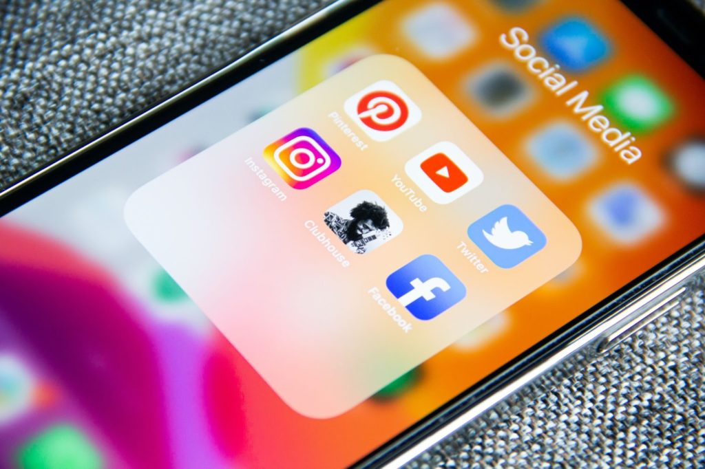 Phone screen displaying different social media app icons